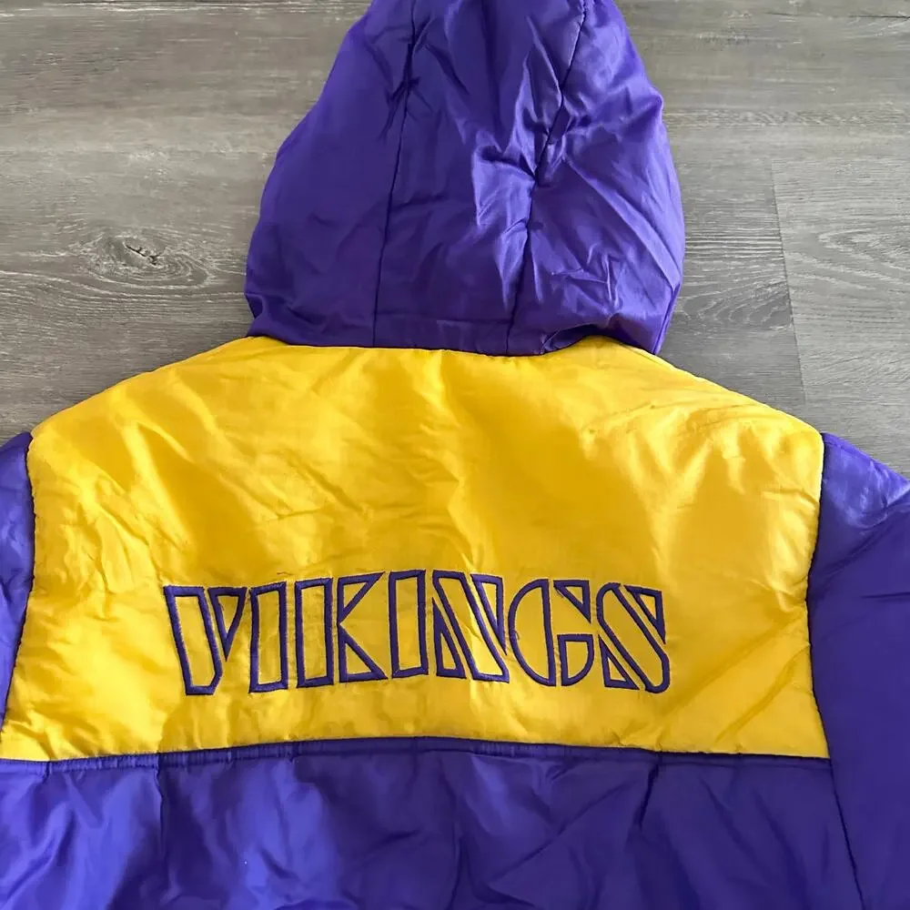 Vintage 90s Minnesota Vikings NFL Puffer Jacket Pro Size Medium (10-12) Women's